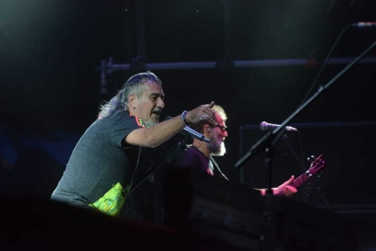 Como no podía ser de otra manera, los "capos" cerraron el show con "El mono relojero". (FOTOS: Yamil Regules)