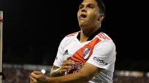 Imagen de River le ganó a Newell’s por los errores de Arboleda y un pase a la red de Quintero