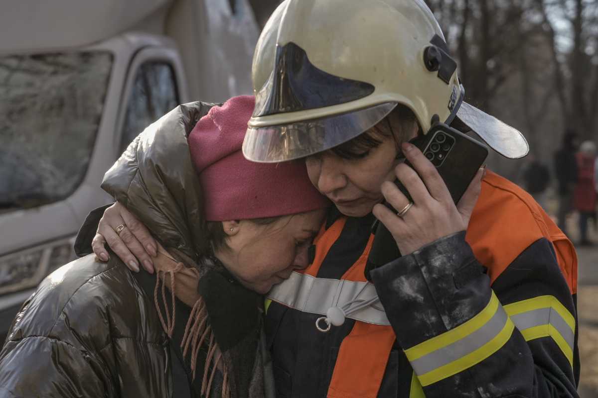 La cifra de refugiados de Ucrania que huyó del país incluye a unos 157.000 ciudadanos de otros países. Foto AP. 