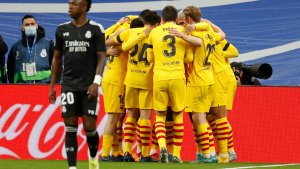 Barcelona aplastó al Real Madrid en el derby español