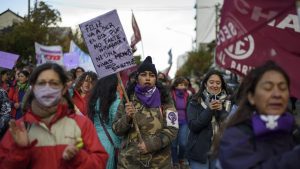 8M: así fueron las marchas por las calles de Neuquén, Bariloche, Roca y Viedma