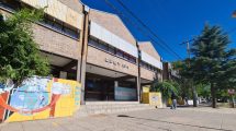 Imagen de Hay 1400 estudiantes de la EPET N° 1 de Cutral Co que esperan por el inicio del clases