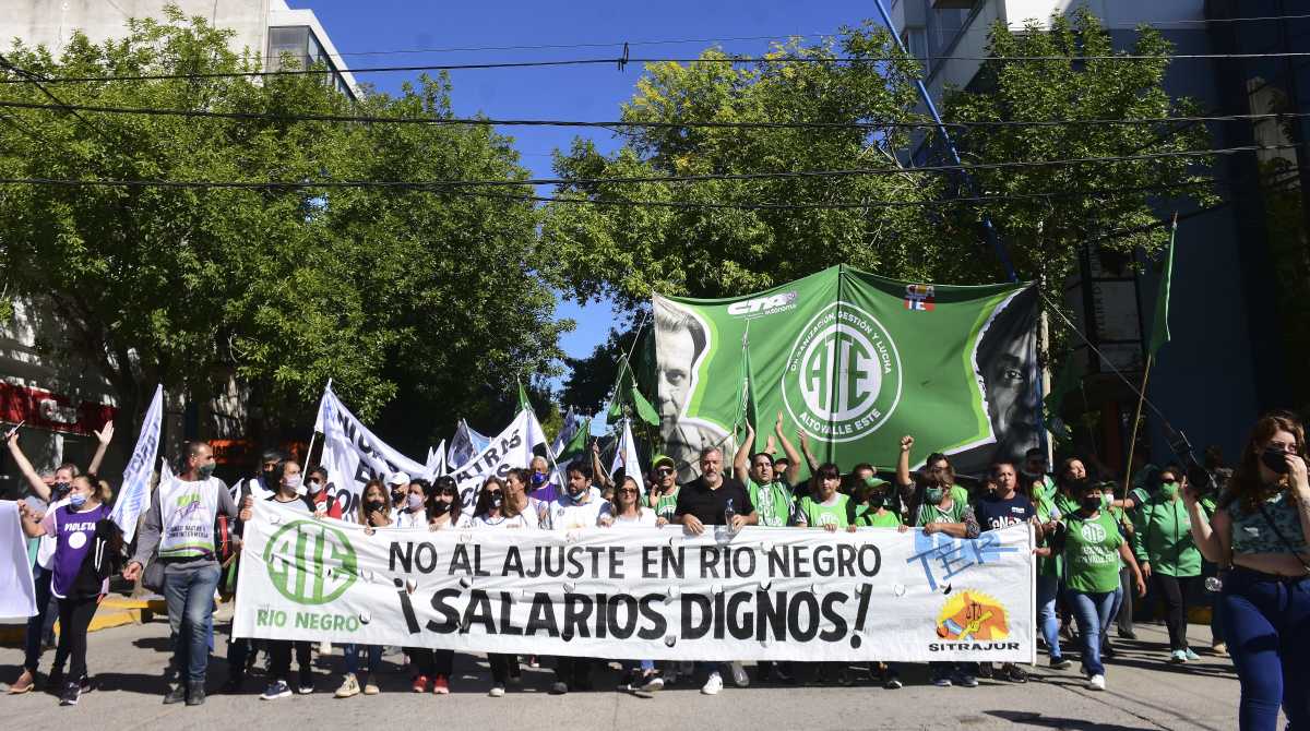 Unter, ATE y Sitrajur sumaron fuerzas a principios de marzo. El nuevo escenario del gremio docente obligó a replantear estrategias.