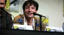 Imagen de El actor Ezra Miller fue detenido en Hawai por disturbios en un bar