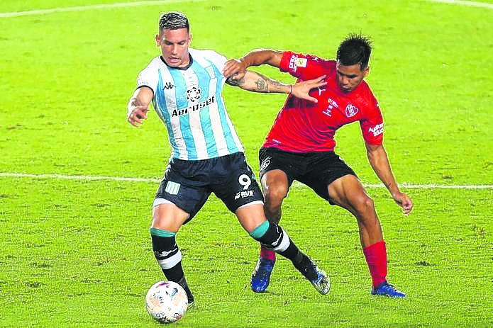 Enzo Copetti y Sergio Barreto, uno de los duelos que tendrá el clásico de Avellaneda.