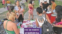 Imagen de «La deuda es con nosotras»: dos organizaciones que luchan por los derechos de las mujeres en Roca