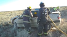 Imagen de Vuelcos y choques fatales ponen bajo la lupa el estado y las formas de conducir en la ruta 17 de Plaza Huincul