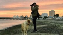 Imagen de La historia del hombre que ama fotografiar Puerto Madryn y sus ballenas