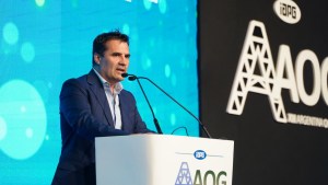 El gobierno nacional llevó la interna a los pasillos de La Rural, donde se realiza la AOG 2022