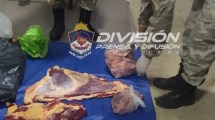 Imagen de Trasladaba 100 kilos de carne de vaca en el baúl de un Clío