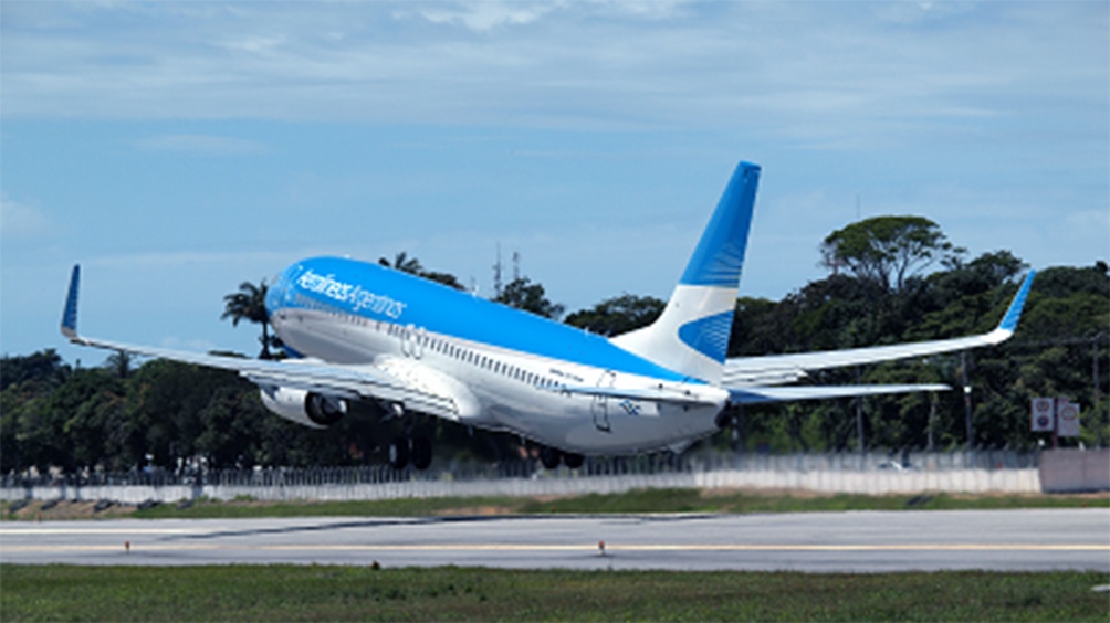 Aerolíneas Argentinas transportó a más de 180 mil pasajeros el últimos fin de semana y crece la expectativa para el 2023. Foto Archivo.