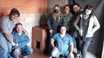 Imagen de Construyen estufas rusas para las familias de los barrios populares de Cipolletti