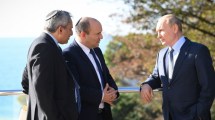 Imagen de Putin y el primer ministro de Israel se reunieron en Moscú para analizar la guerra en Ucrania