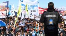 Imagen de Rutas cargadas de tránsito en Vaca Muerta por la asamblea de Petroleros en Añelo