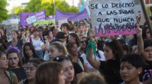 Imagen de Paro del 8M: una multitud marchó en Viedma por el Día Internacional de la Mujer