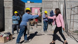 Fuerte advertencia de Río Negro: Nación no cumple con las casas prometidas