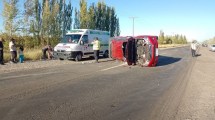 Imagen de Una familia de Regina sufrió lesiones en un vuelco sobre la Ruta 22 en Cervantes