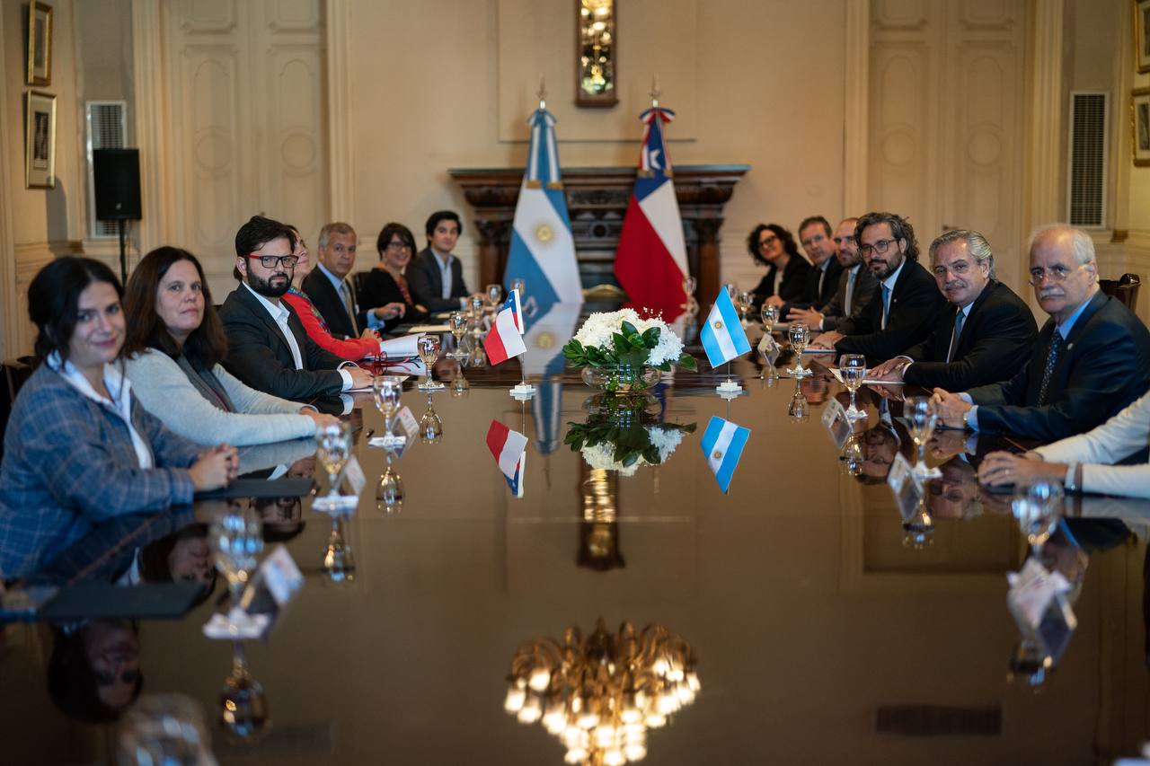 Boric llegó ayer a Argentina y hoy se reunió con el presidente Fernández. (@gabrielboric).-