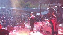 Imagen de Fiesta de la Cordialidad: una multitud cantó bajo lluvia con el Chaqueño Palavecino