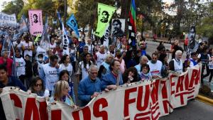 Masiva marcha en Neuquén a 15 años del asesinato del maestro Carlos Fuentealba