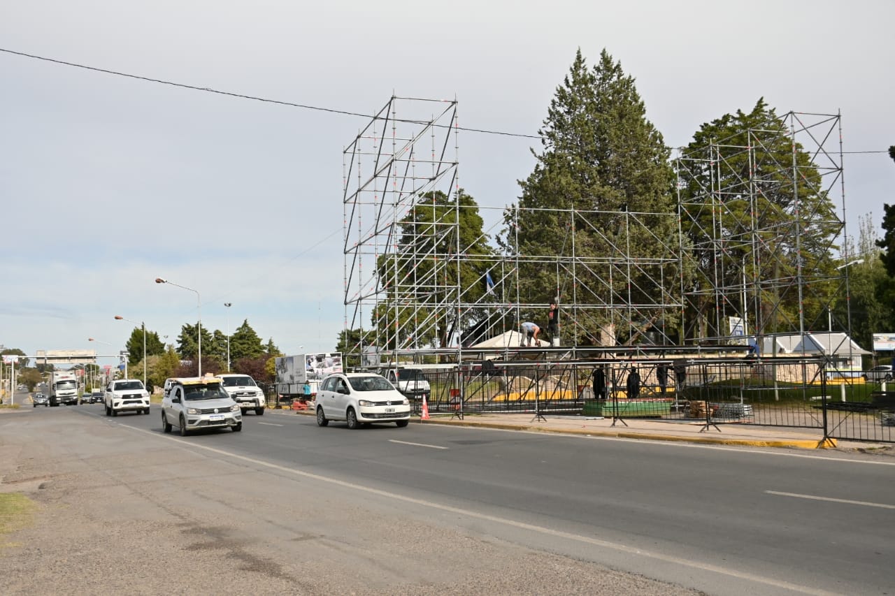 El festival por los 85 años del puente "Viejo" se realizará el domingo. (Foto Florencia Salto).-