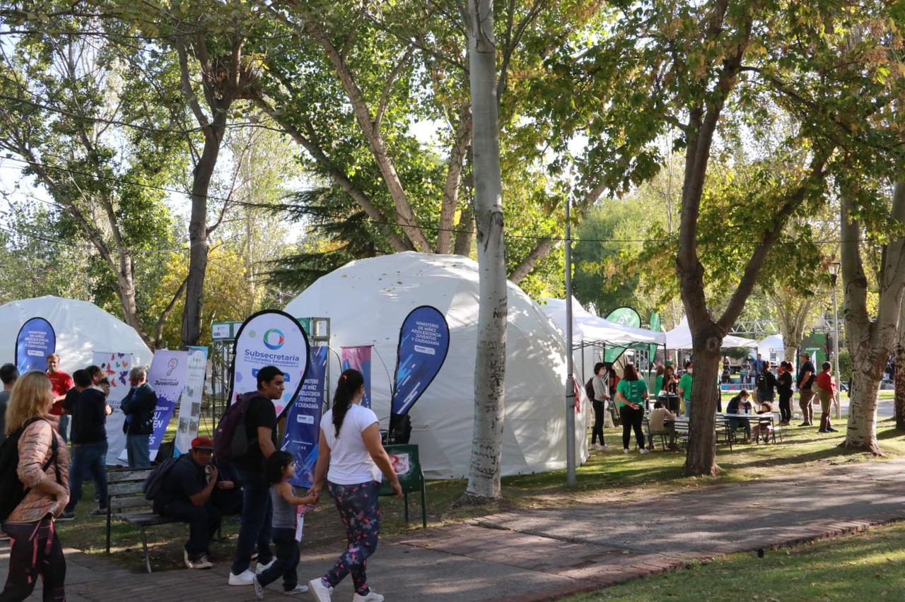 El evento contó con gran convocatoria de familias que aprovecharon la salida del sol. Foto: gentileza