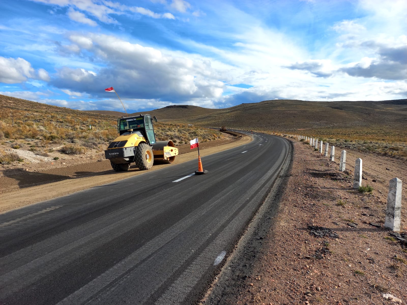 En varios tramos de la 237 se están haciendo banquinas y fresado. Foto: gentileza