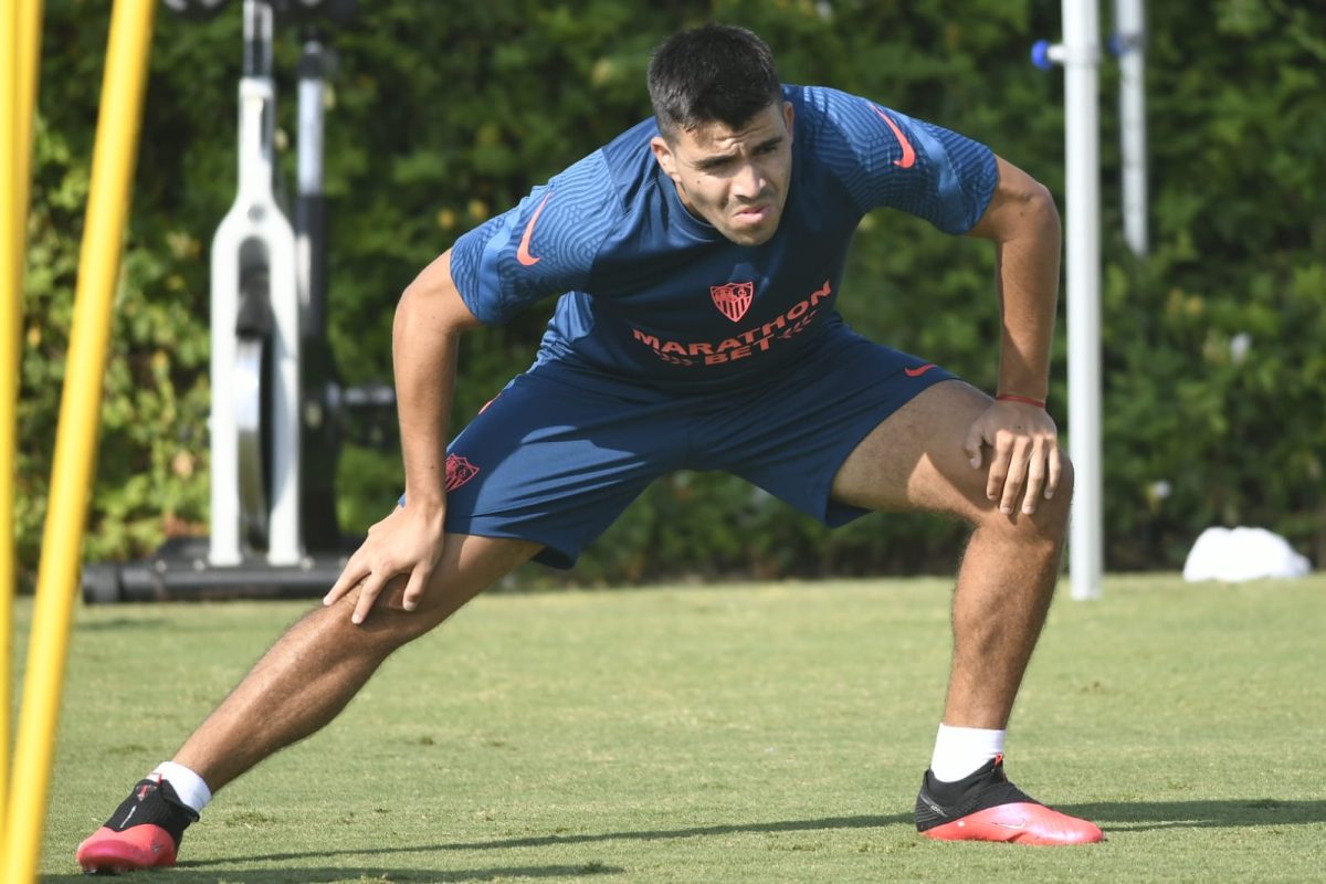 El zapalino se recuperó de una lesión muscular y se sumó a los entrenamientos con el Sevilla.