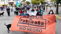 Imagen de Asspur volvió a las calles de Viedma con su reclamo de aumento salarial