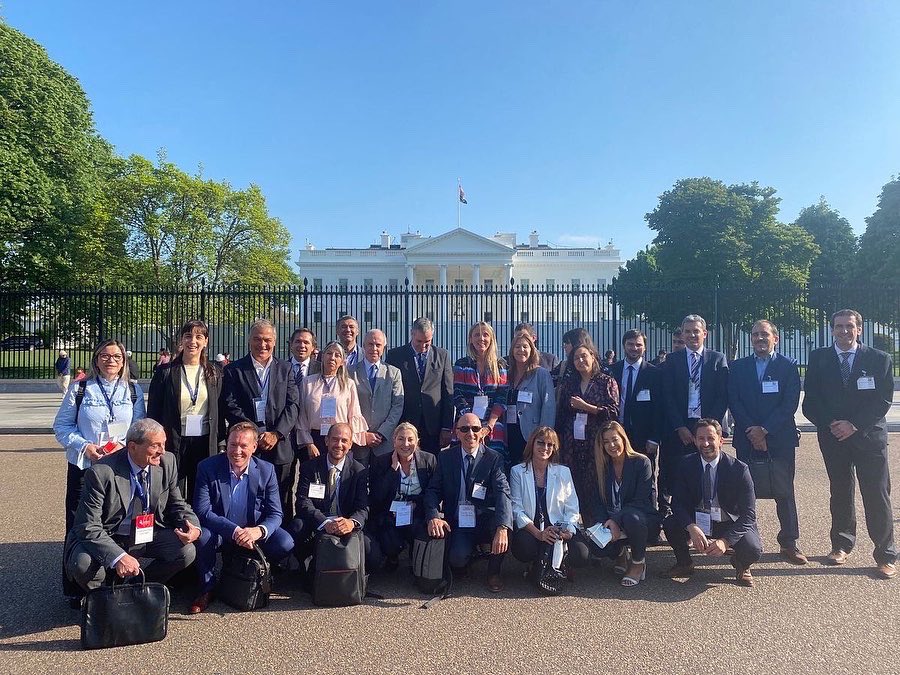 La foto frente a la Casa Blanca que compartió la diputada Leticia Esteves en sus redes.