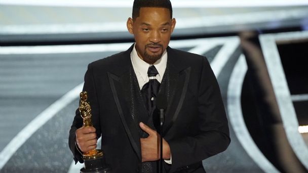 Tras el galardón, Will Smith se deshizo en lágrimas.-