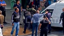 Imagen de El video que muestra la detención del hombre que viajo de Neuquén a La Plata con un rifle 