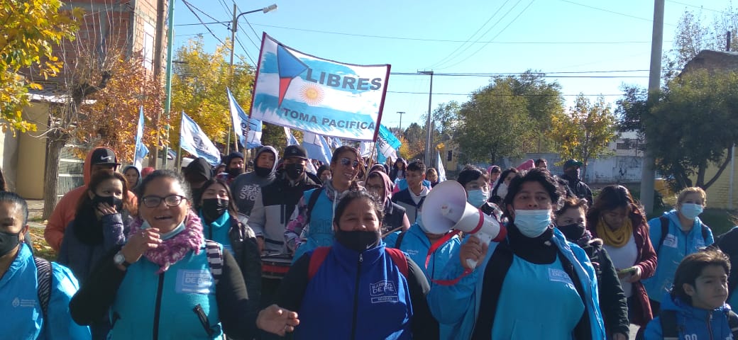 Barrios de Pie marchó desde distintos puntos y concentró en la Casa de Gobierno. (Gentileza).-