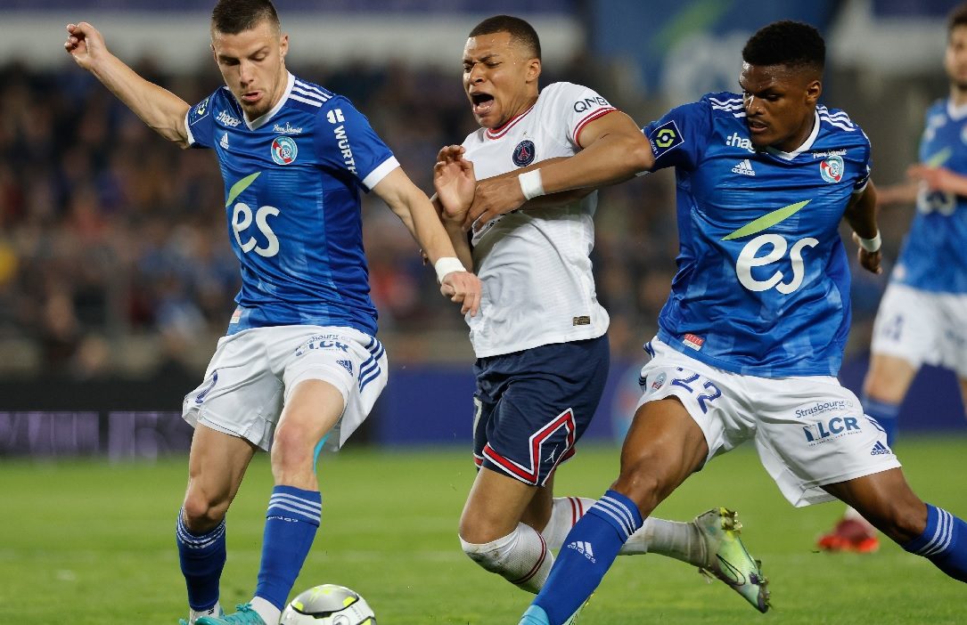 Kylian fue, por lejos, el mejor jugador de PSG en al temporada. Hoy hizo dos goles. Foto: AP