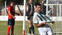 Imagen de Atlético ganó el clásico en Río Colorado, donde Buena Parada es nuevo líder