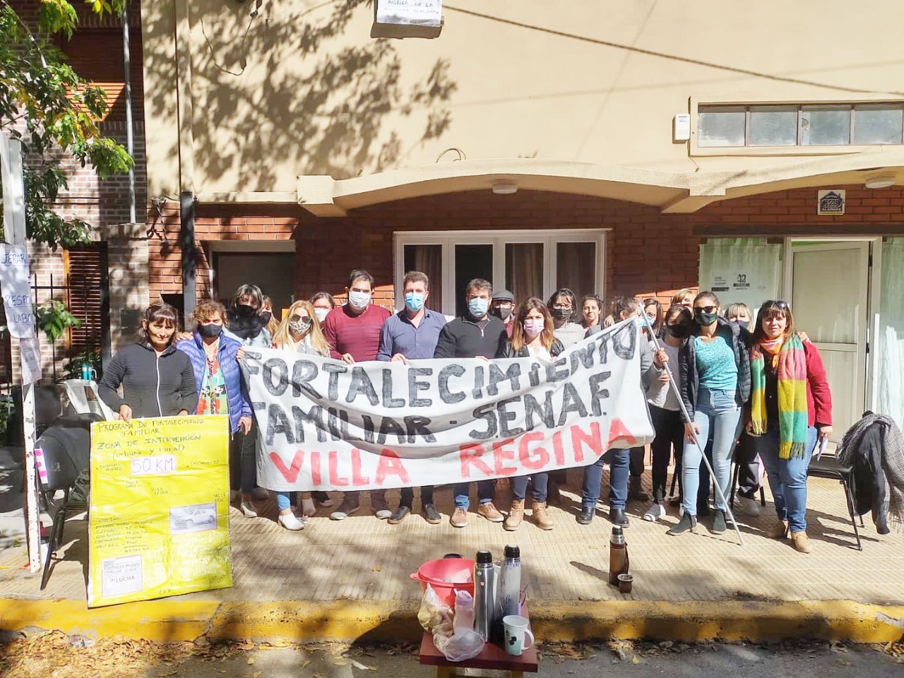 Trabajadores de la SENAF de Villa Regina, reclaman mejores condiciones laborales. (Foto Néstor Salas)
