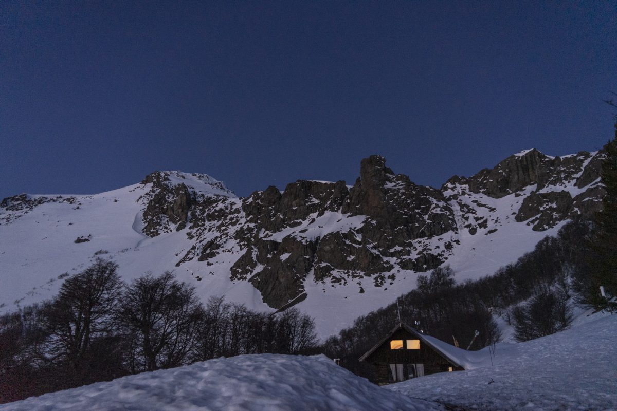 La aerosilla que se proyecta llegaría hasta el refugio de montaña del cerro Piltriquitrón. Archivo