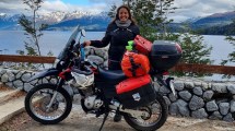 Imagen de La aventura de Aldana en moto: de lago Huechulafquen a Bariloche por la mágica ruta 40