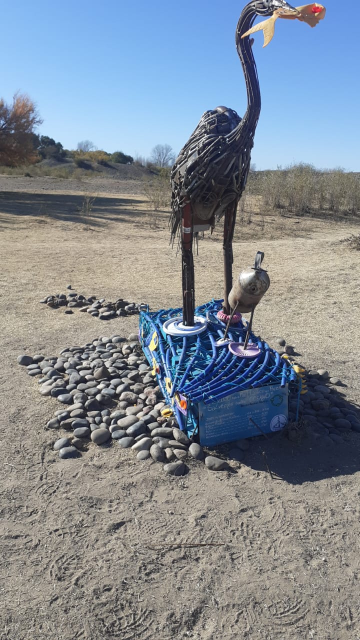 La obra fue realizada con material reciclado de la zona de Paso Córdoba. 