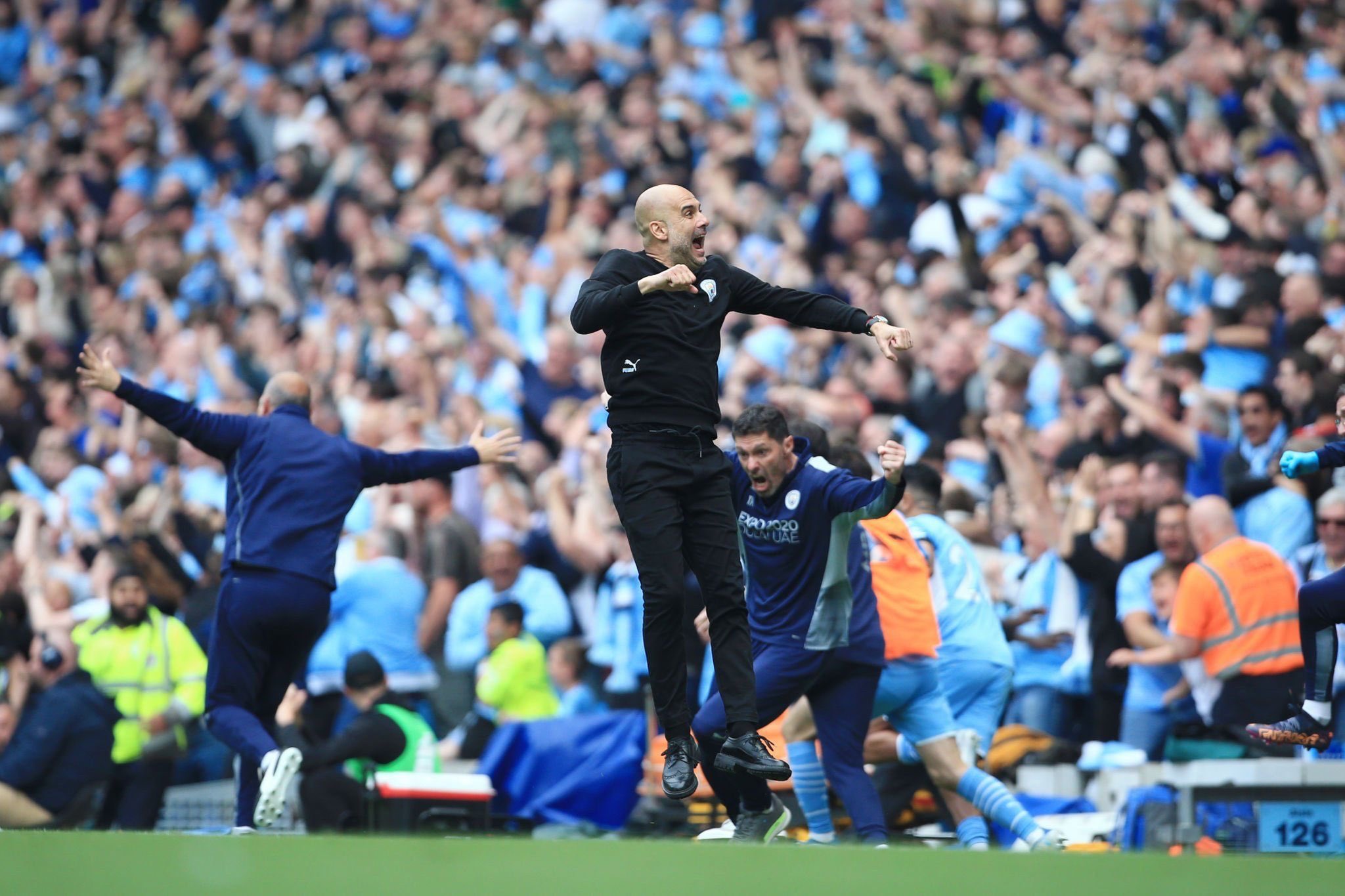 Pep Guardiola sufrió casi todo el partido y festejó al final con el título del City. 