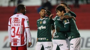 Palmeiras goleó y clasificó a los octavos de la Libertadores