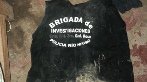 Fueron detenidos con armas, drogas y uniformes de policías en Roca