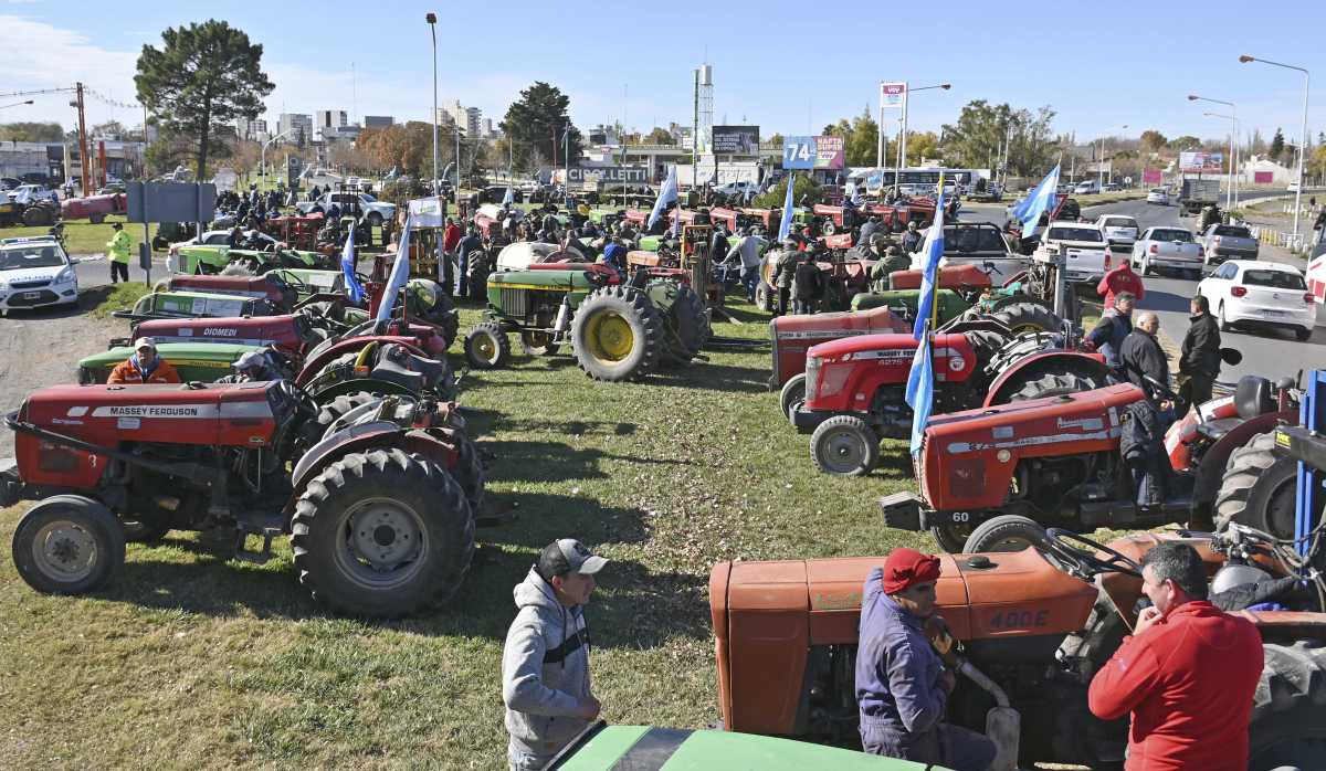 Imágenes Del Tractorazo De Los Productores Del Alto Valle