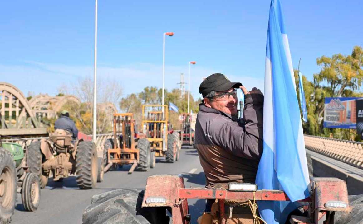 Imágenes Del Tractorazo De Los Productores Del Alto Valle Diario Río