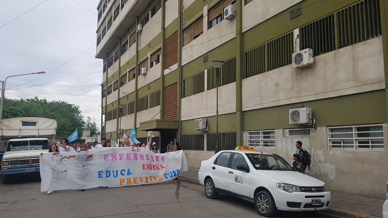 Trabajadores del hospital de Regina se movilizarán hoy en la Ruta 22. (Foto Néstor Salas)