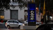 Imagen de Combustibles en Neuquén y Río Negro: cuántos litros se cargaban con $1.000 en 2018 y cuántos en 2022