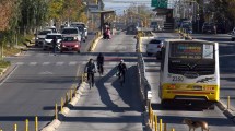 Imagen de Los otros usos del Metrobús en Neuquén: pista de skate, ciclovía y una peatonal