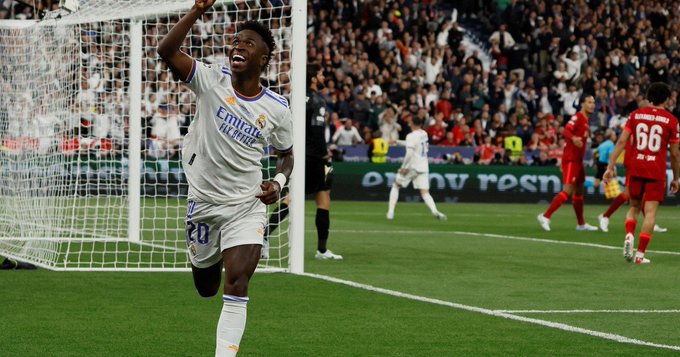 Vinicius festeja el único gol del partido jugado en el Stade de France parisino.