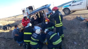 Una mujer murió en un choque frontal entre un colectivo y una camioneta, sobre Ruta 40