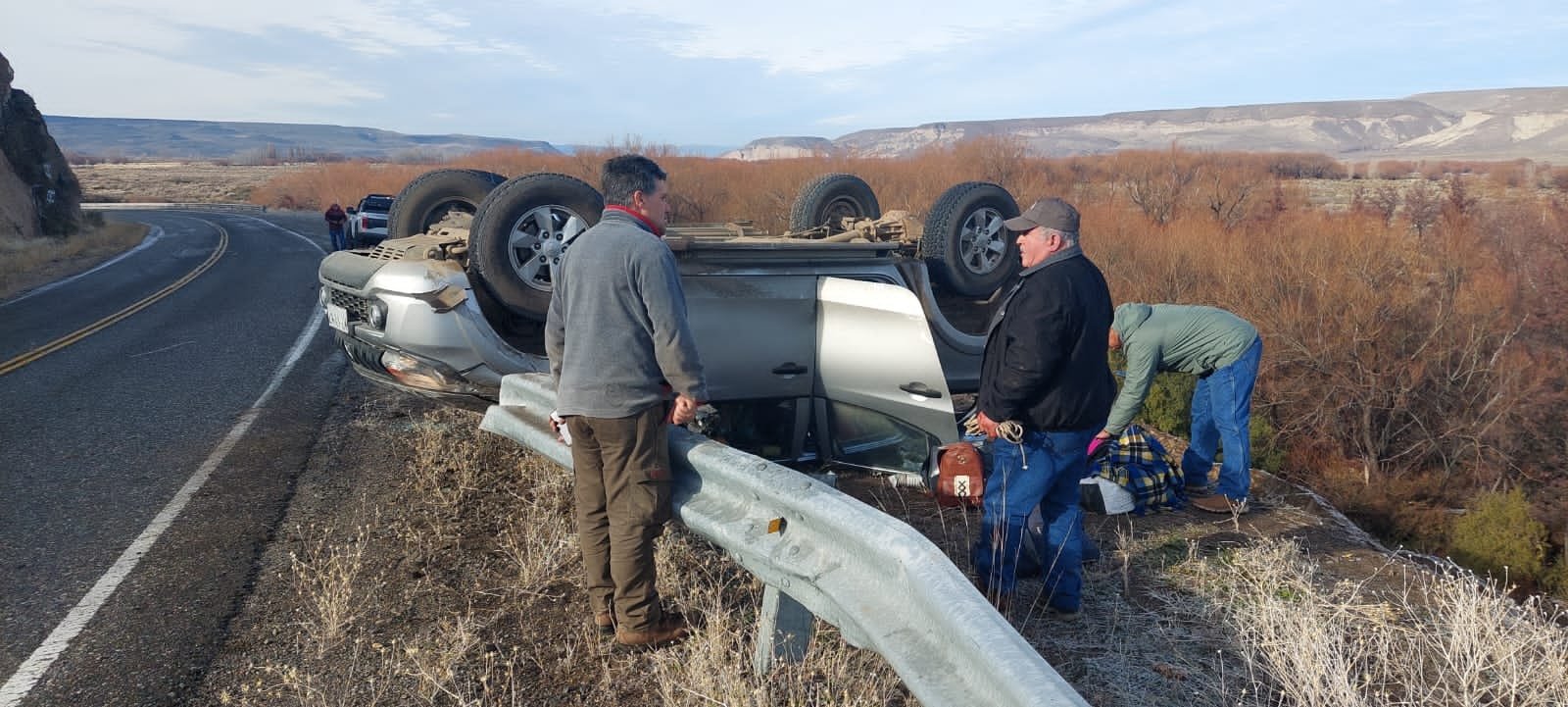 Camioneta volcada en Ruta 234. Gentileza: Piedra On Line